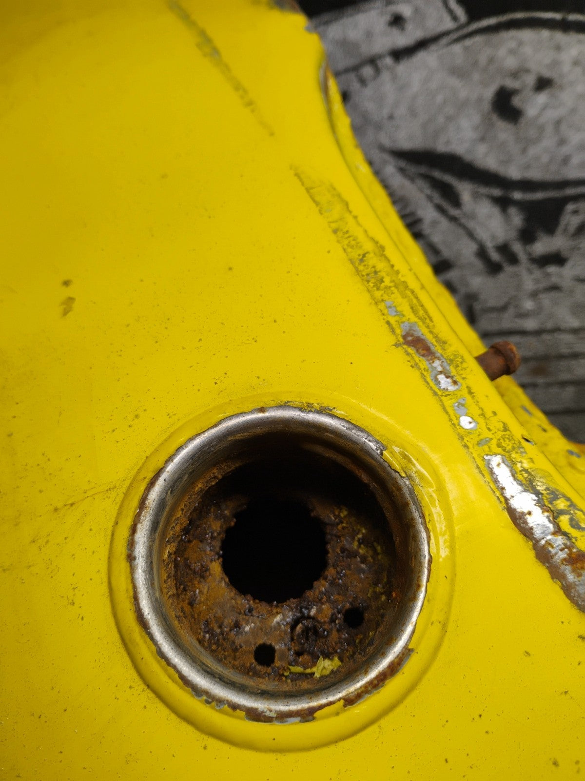 Harley-Davidson Peanut Gas Fuel Tank Yellow Black Script Logo OEM
