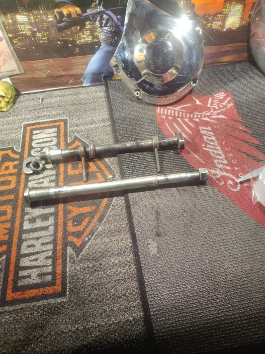 2014 14-18 Indian Chieftain Rear Axle Pivot Shaft Spindle Spacer Adjuster Bolt