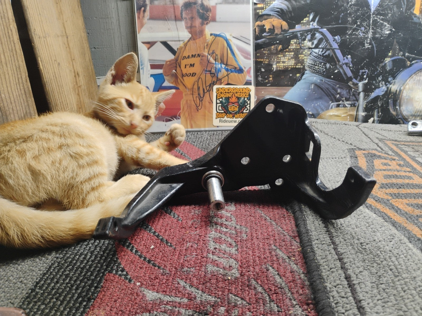 1453 00 HARLEY-DAVIDSON SOFTAIL HERITAGE RIGHT FOOT REST FOOTBOARD BRACKET