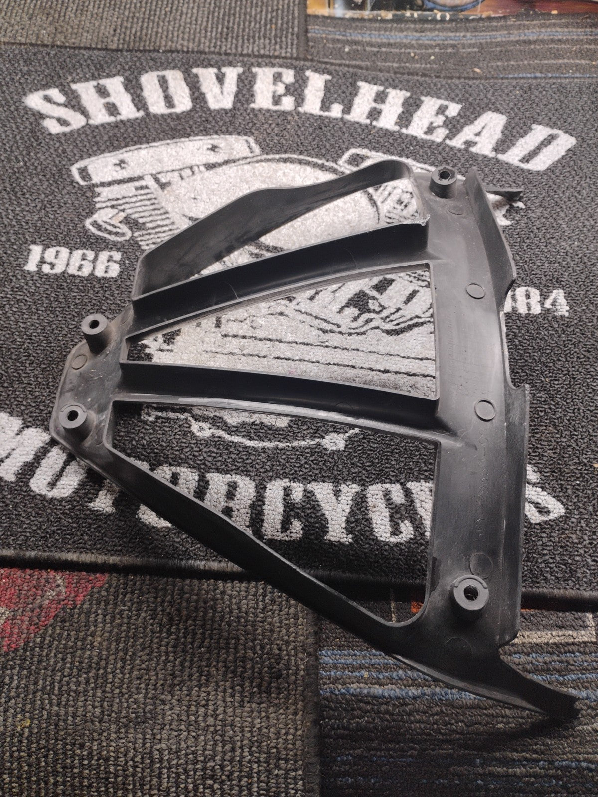 05 Yamaha R1 Lower V Fairing Plastics