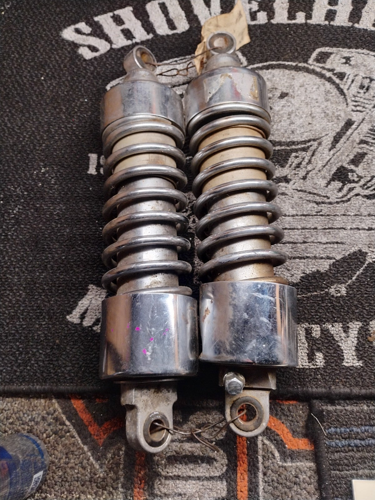 1986 Kawasaki VN750 Vulcan Rear Shock Absorber Set OEM