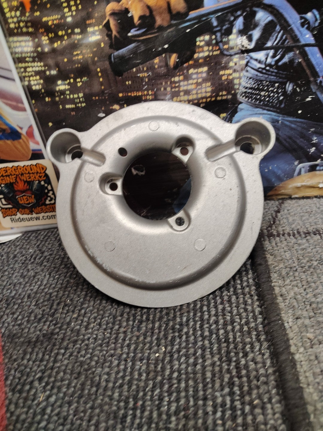 29478- 05 Harley Davidson Electra Ultra Classic AIR CLEANER BACKING PLATE 