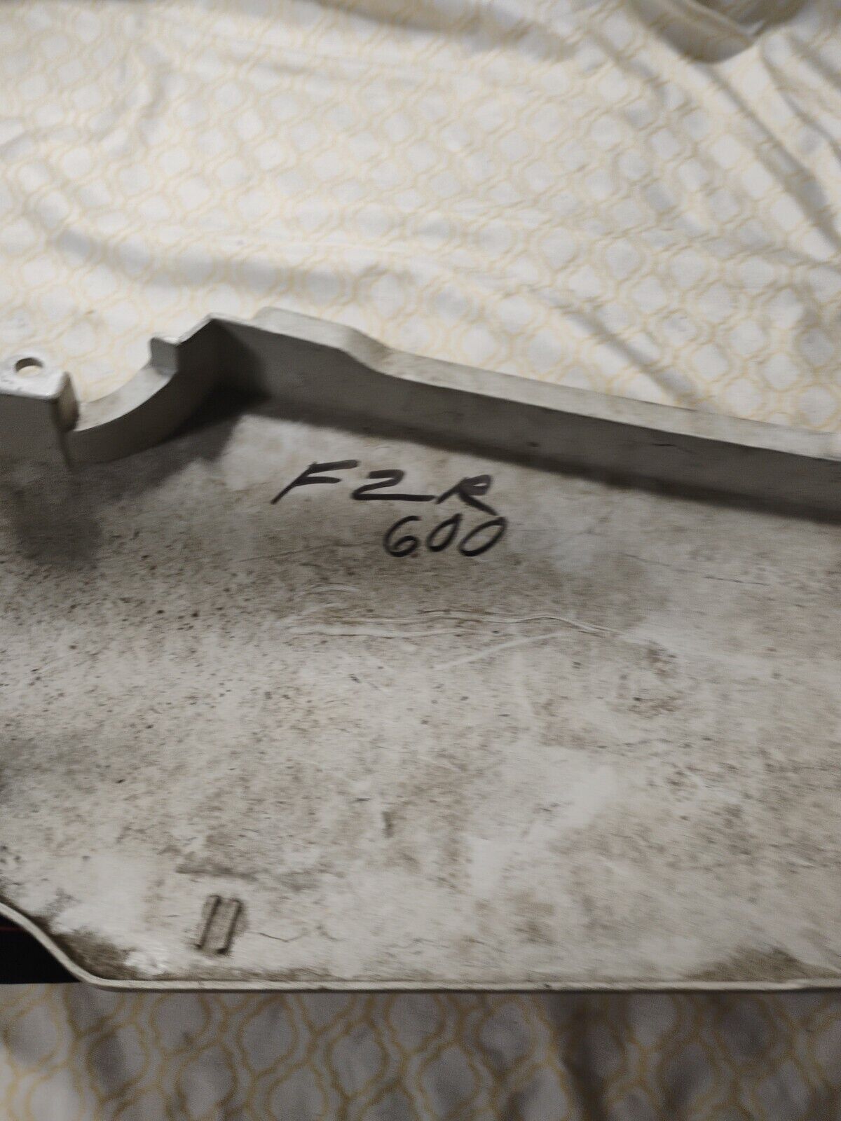 NOS Yamaha Side Cover Assembly 2 UR Silky White 1989-1990 FZR600 3HE-Y2171-00-GE