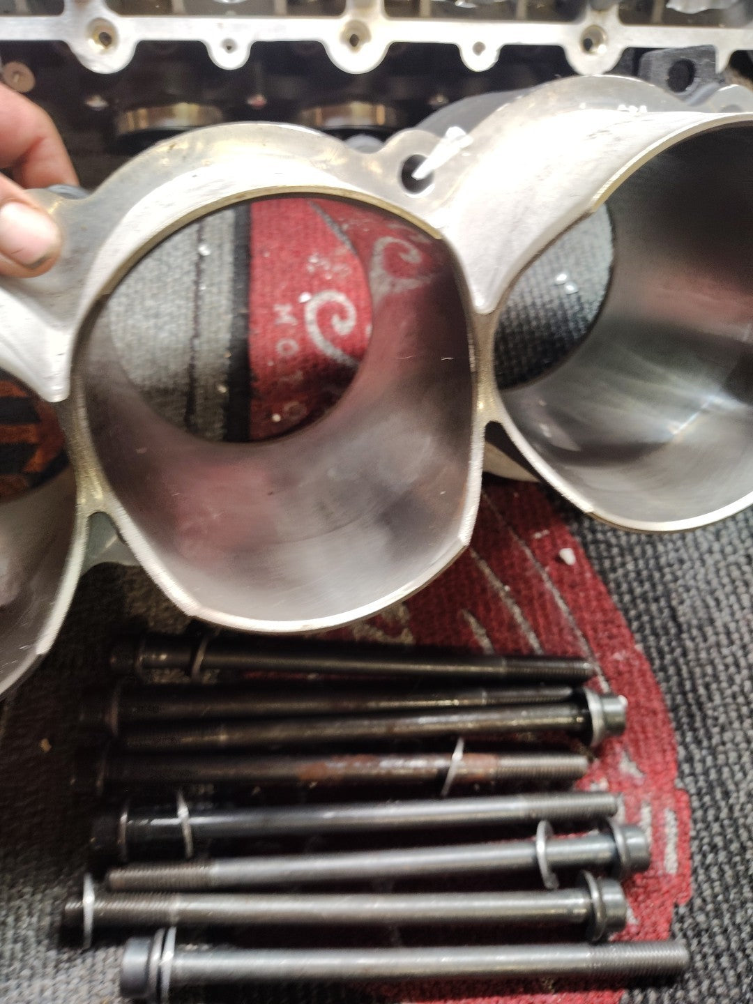 Triumph Speed Triple 1200 RS RR 2021 engine cylinder barrel piston pistons