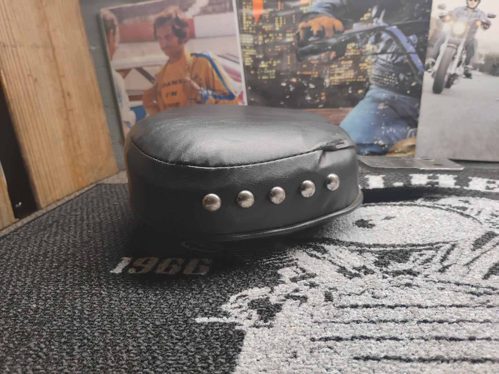 HARLEY DAVIDSON TOURING DRIVERS BACK REST STUDDED SIDES