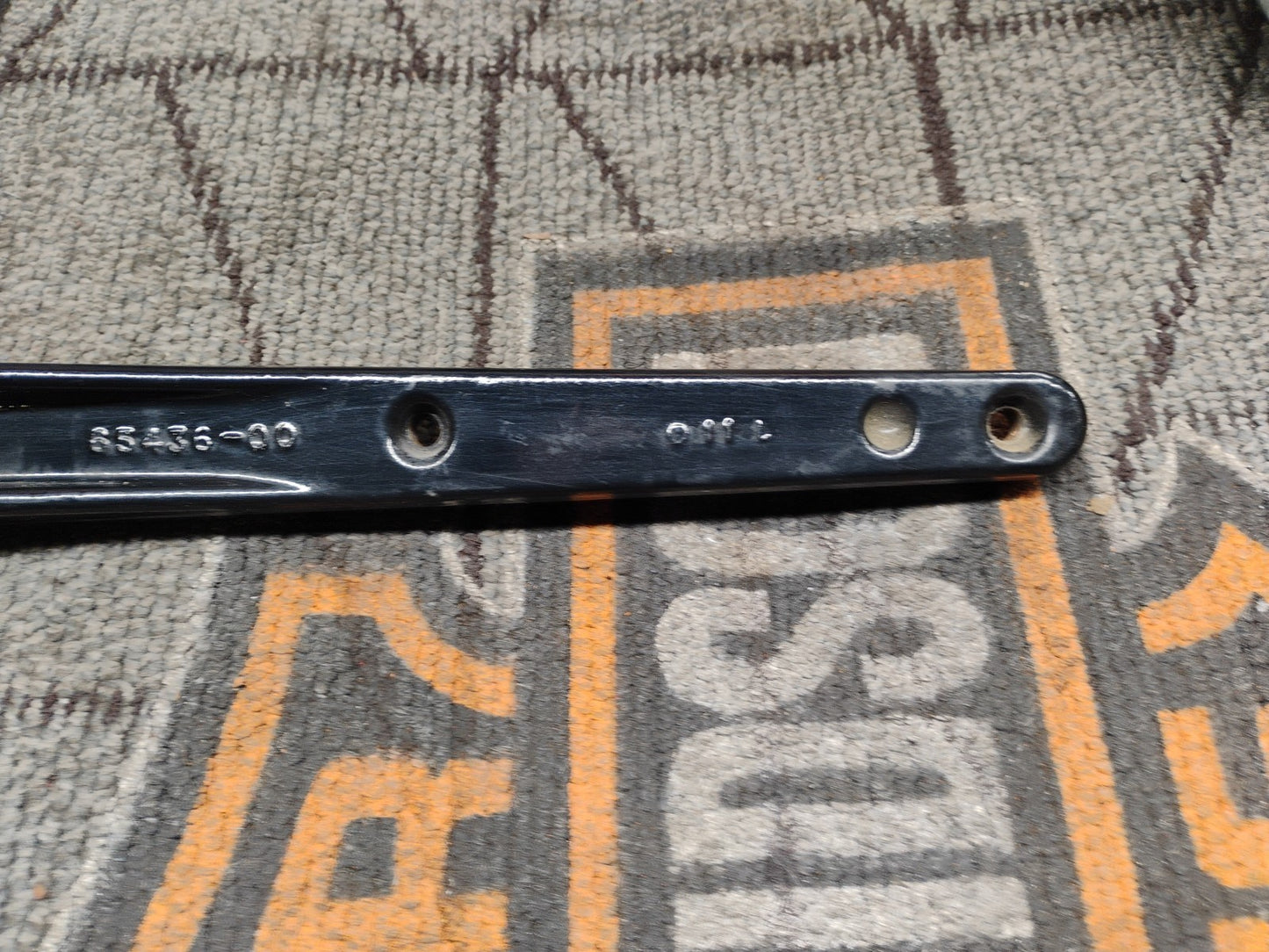 Genuine Harley Davidson OEM 65436-00 Exhaust Muffler Mount Bracket Black Softail