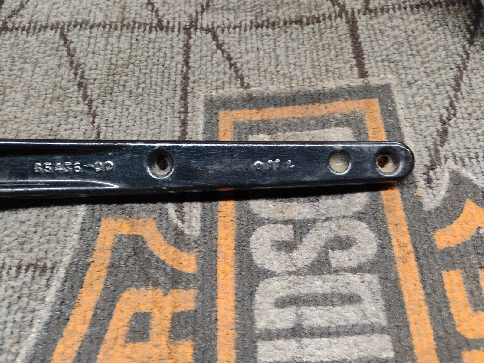 Genuine Harley Davidson OEM 65436-00 Exhaust Muffler Mount Bracket Black Softail