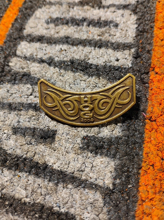 VINTAGE-Harley Davidson Motorcycle 2004 HOG PIN-LAPEL/VEST/HAT-BRAND NEW