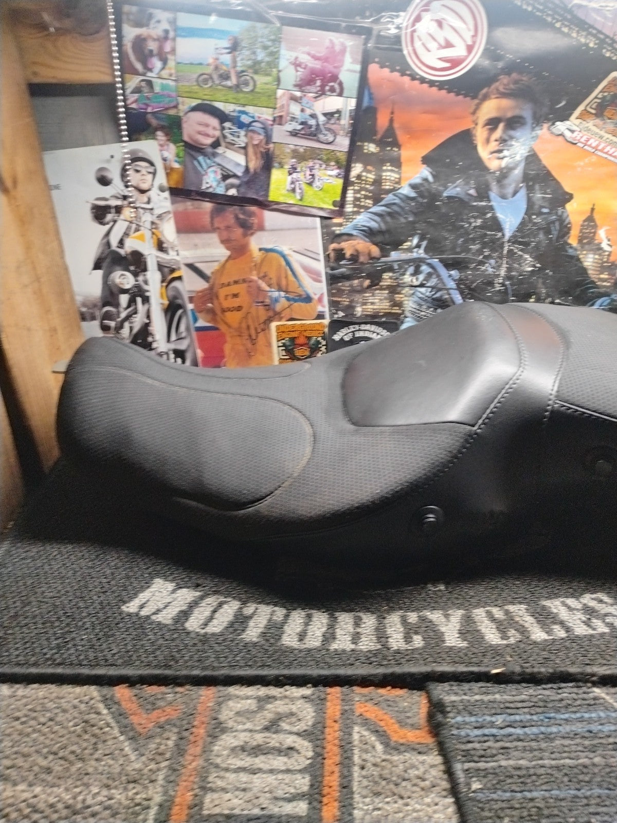 OEM Harley-Davidson Road Zeppelin Air Seat Dyna 2006-Up 52000147