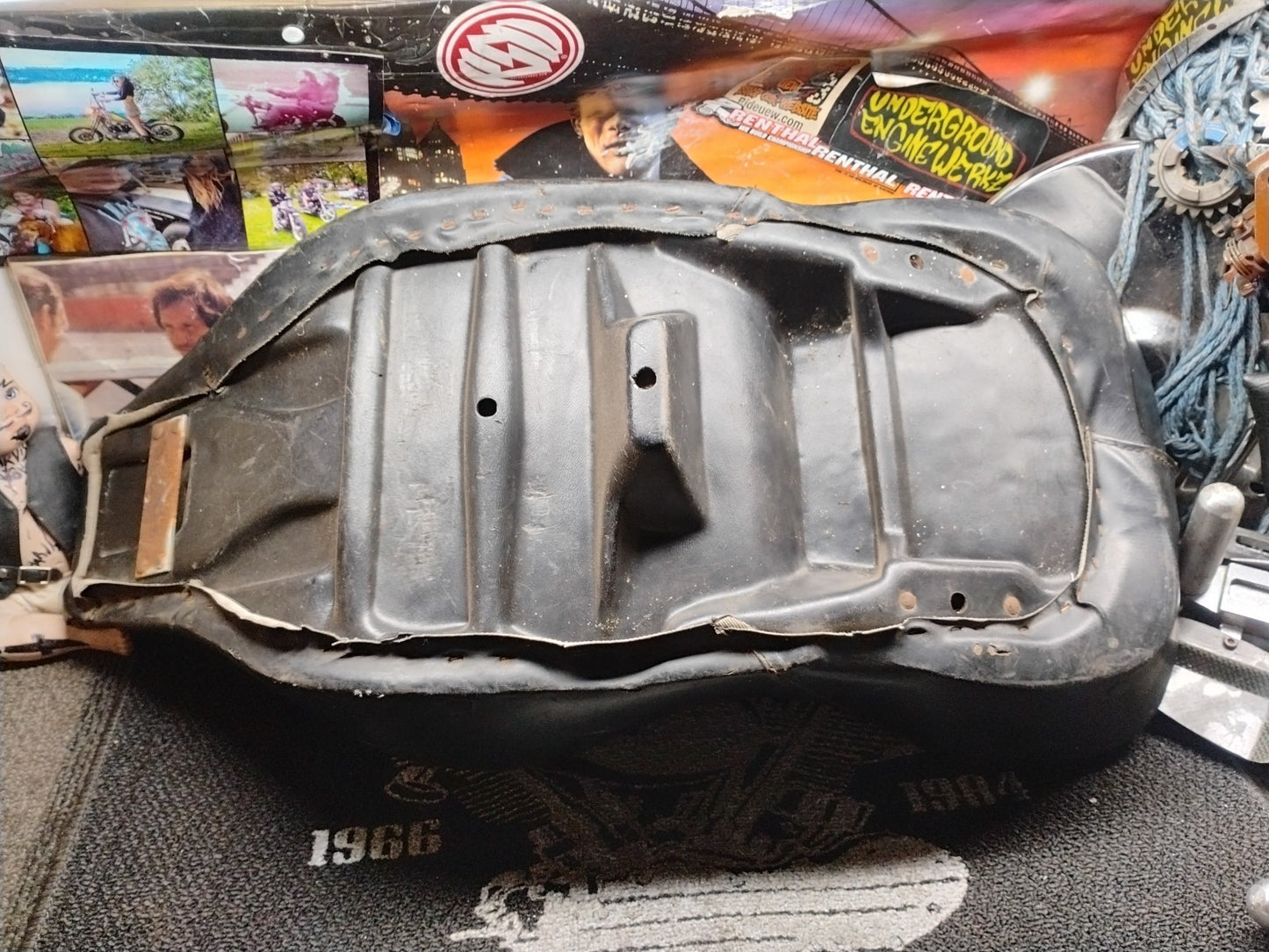OEM HARLEY DAVIDSON TOURING SEAT PN 52151-83 - 86