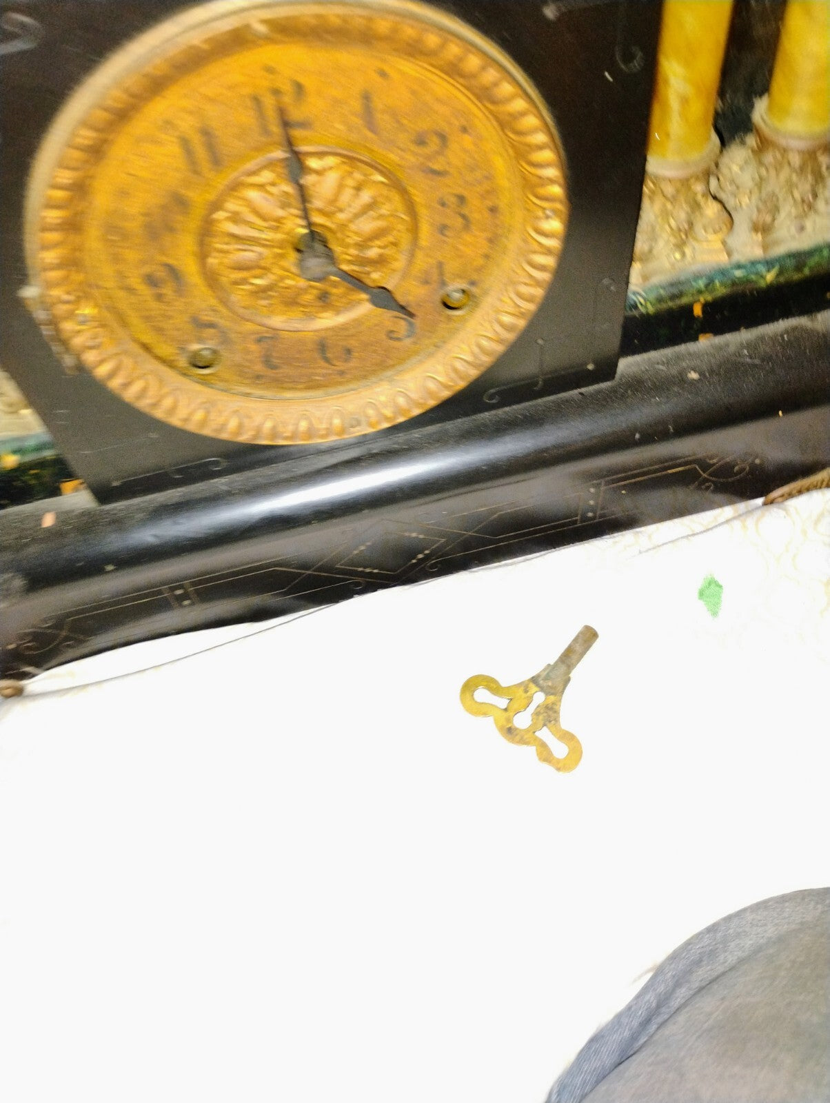 ANTIQUE SETH THOMAS 1880's - 1890's ADAMANTINE MANTLE CLOCK