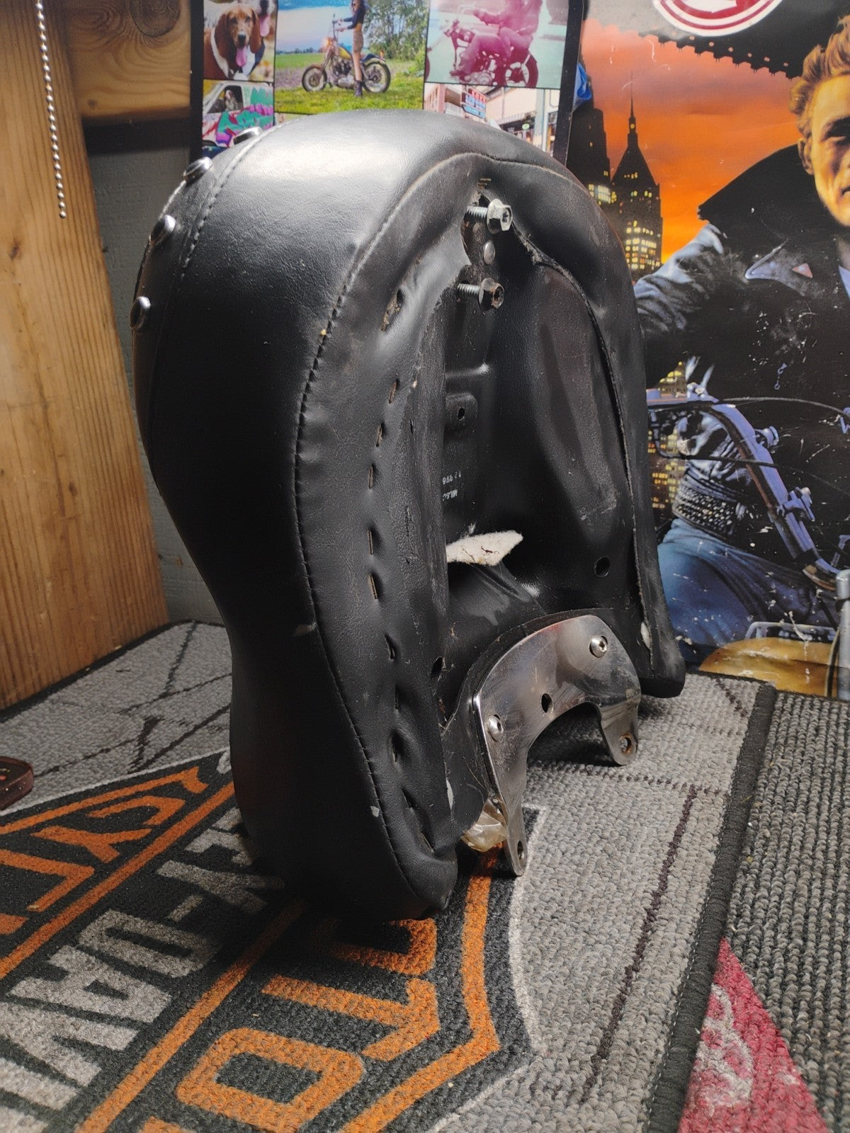 02 Harley Touring Road King FLHR REAR PASSENGER SEAT 