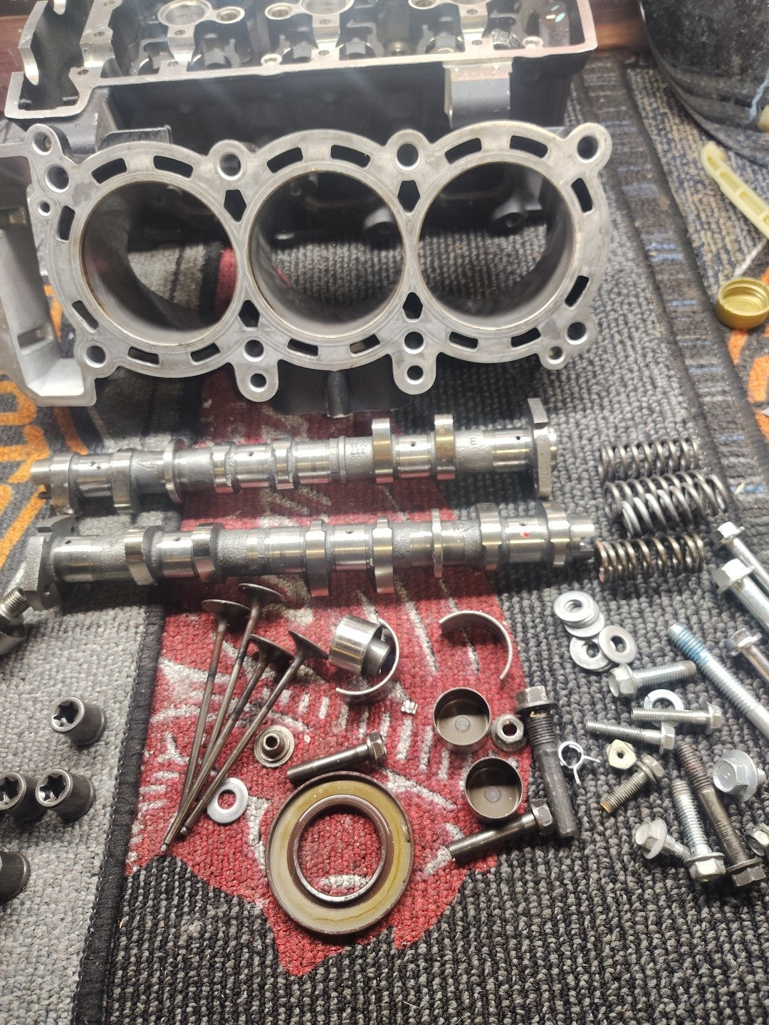 2009 Triumph Street Triple 675 Cylinder Head With Cams Cylinders And Hardware 