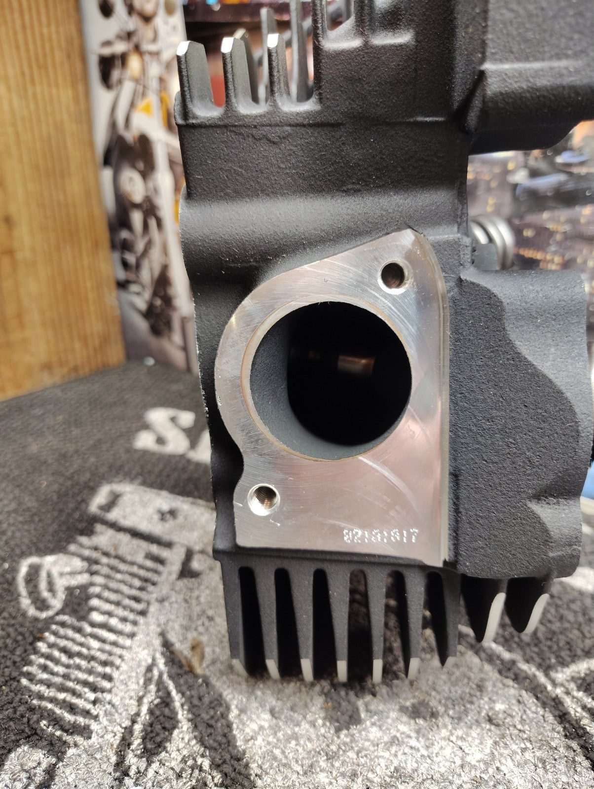 2004 Harley Davidson Road King FLHRSI Front & Rear  Cylinder Head Assembly
