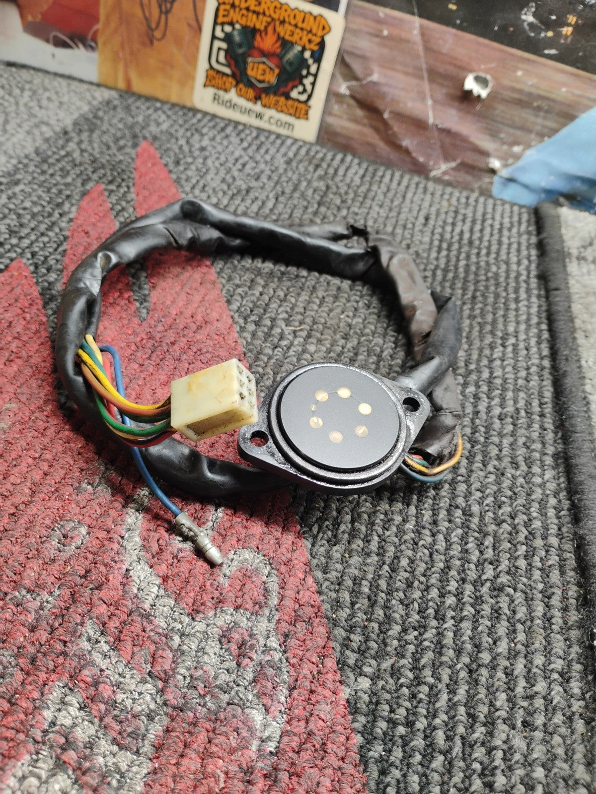 81 SUZUKI GS1000 GS 1000 GEAR SHIFT INDICATOR BODY
