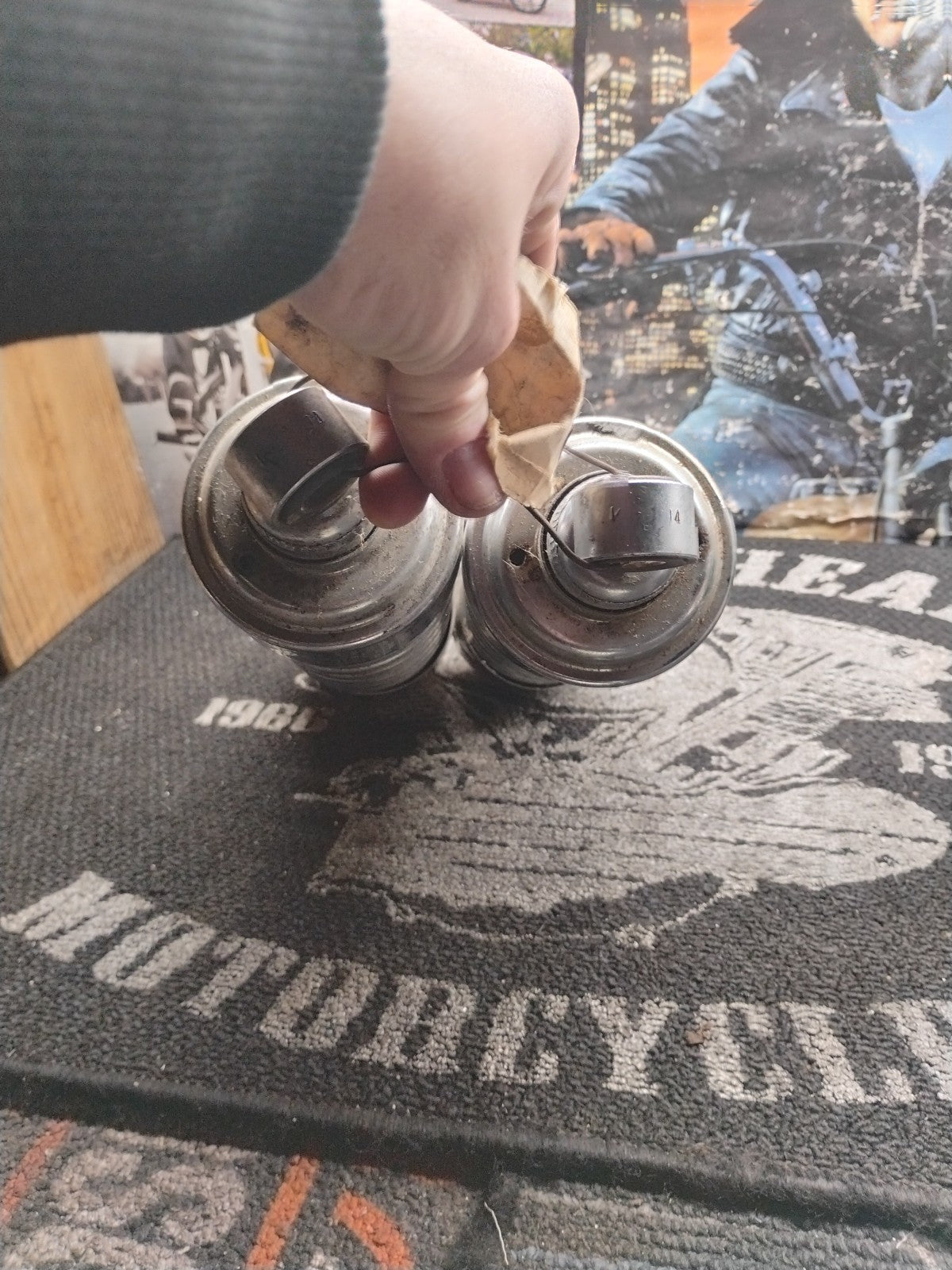1986 Kawasaki VN750 Vulcan Rear Shock Absorber Set OEM