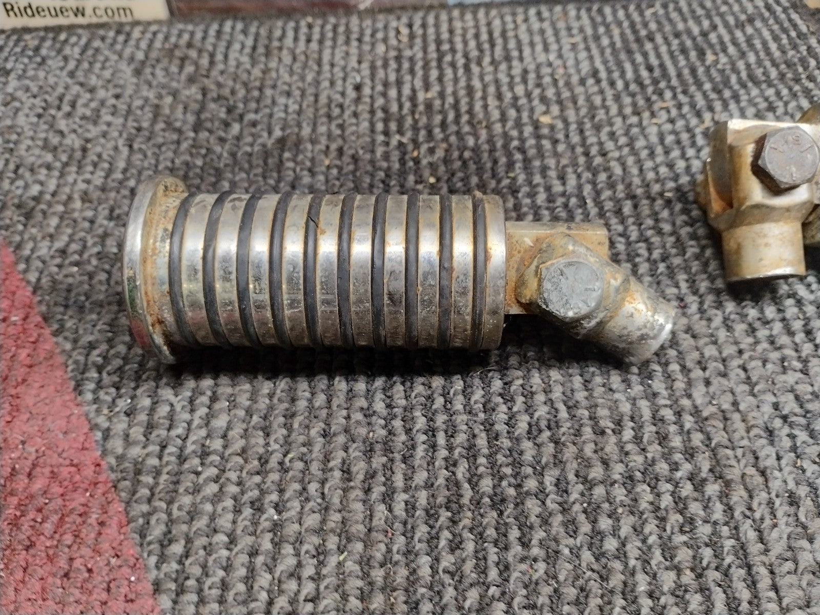HARLEY DAVIDSON FOOTREST FOOTPEGS PAIR RIGHT LEFT