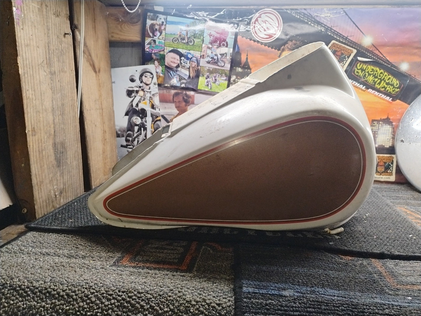 1985 Artic White Champagne Gold Sample Electra Glide Tank