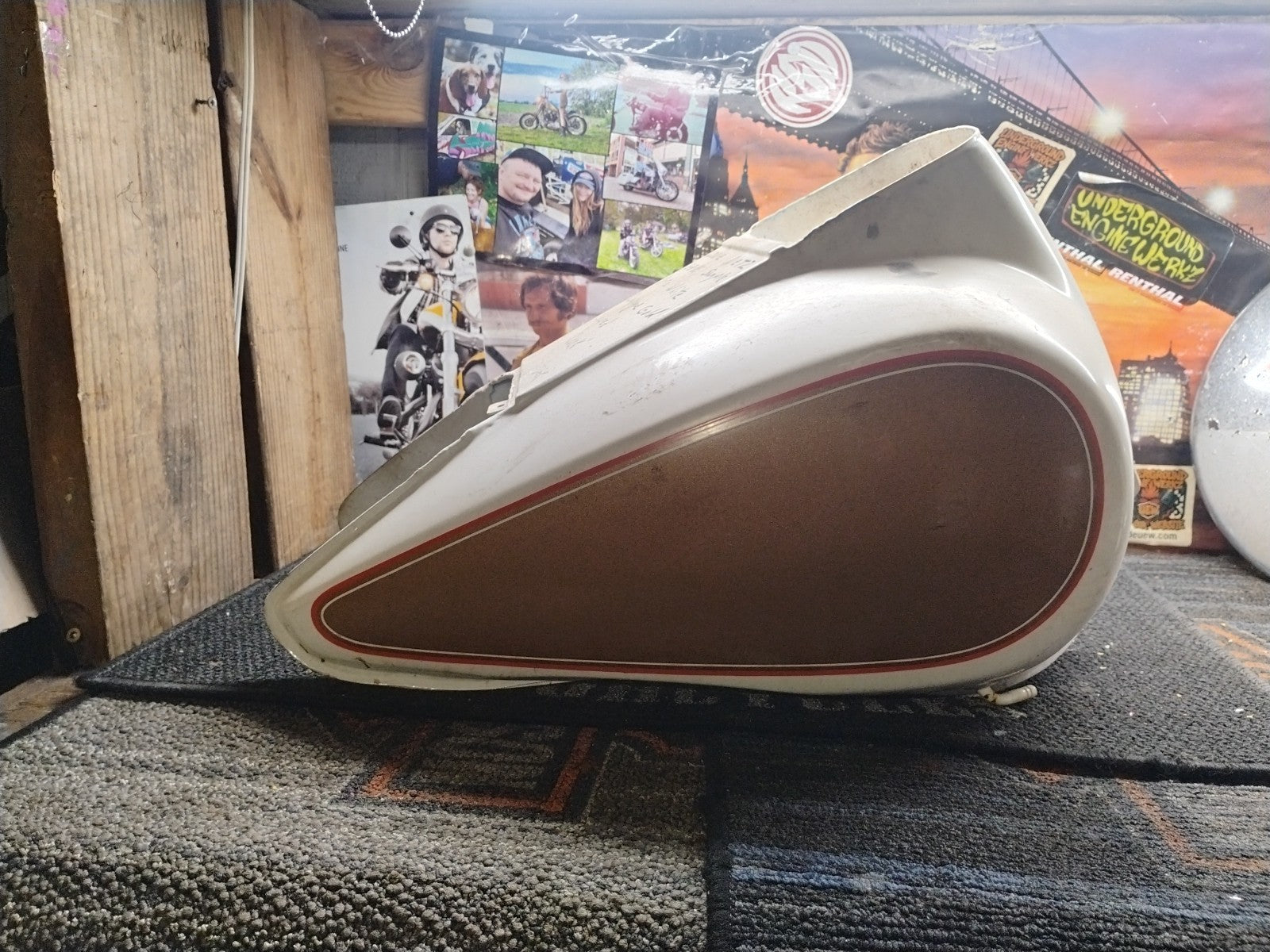 1985 Artic White Champagne Gold Sample Electra Glide Tank