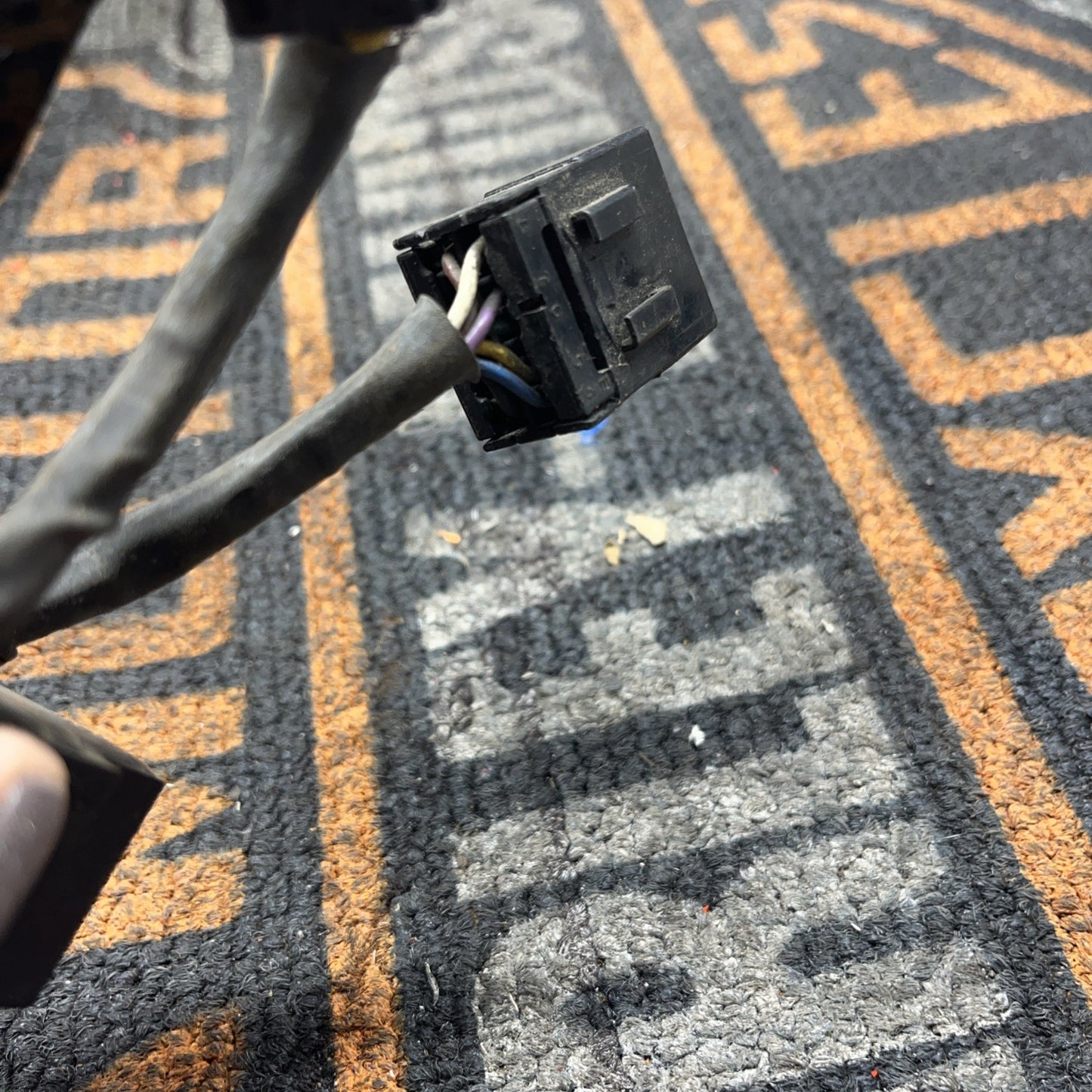 2000 Harley Davidson FXSTB SOFTAIL NIGHT TRAIN ELECTRICAL RELAY PART 2 PLUGS