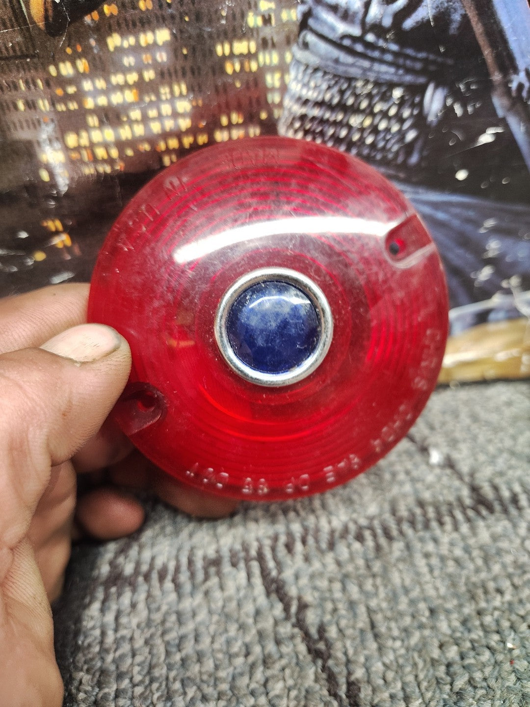 CHRIS PRODUCTS Turn Signal Lens - '63-'85 FL - Red with Blue Dot DHD3RB