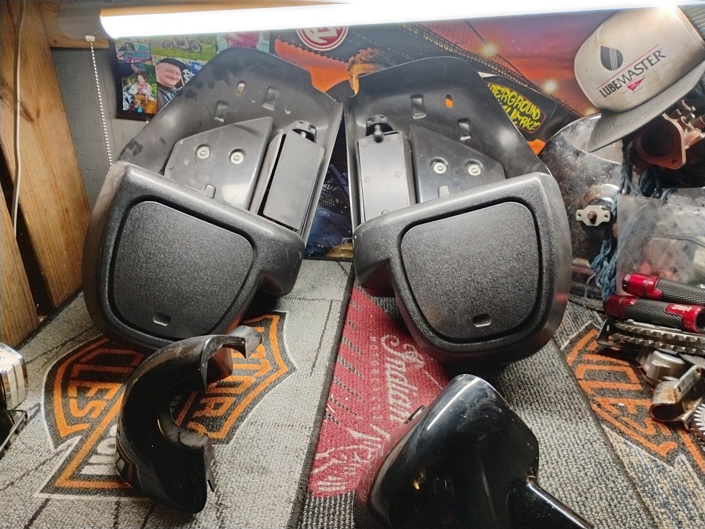 Harley 14-23 Touring Vented Lower Leg Fairing Glove Box