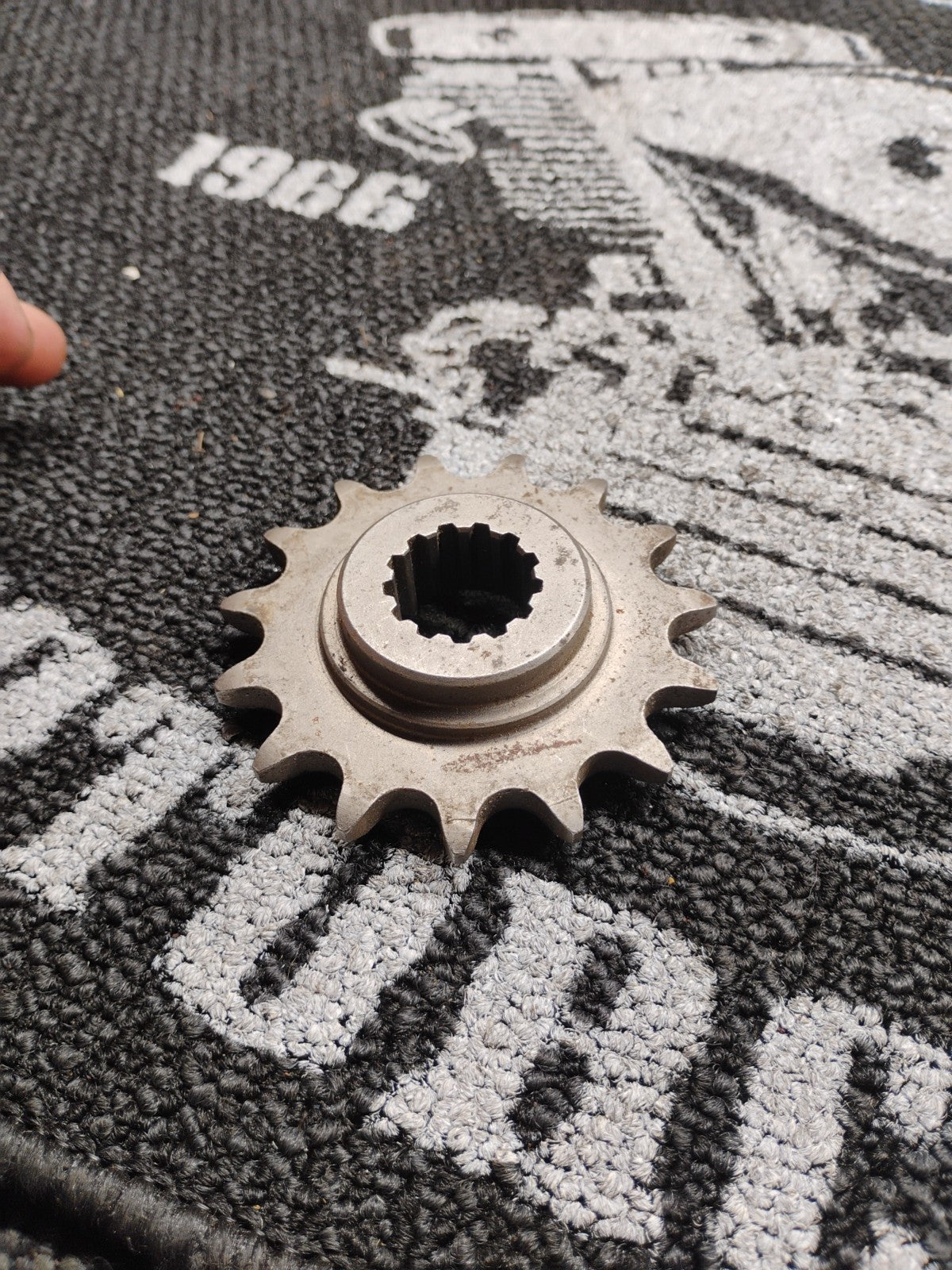 520  Motorcycle Front Sprocket 15 Tooth perfect for Dirt Bike,Go Kart, ATV (065)