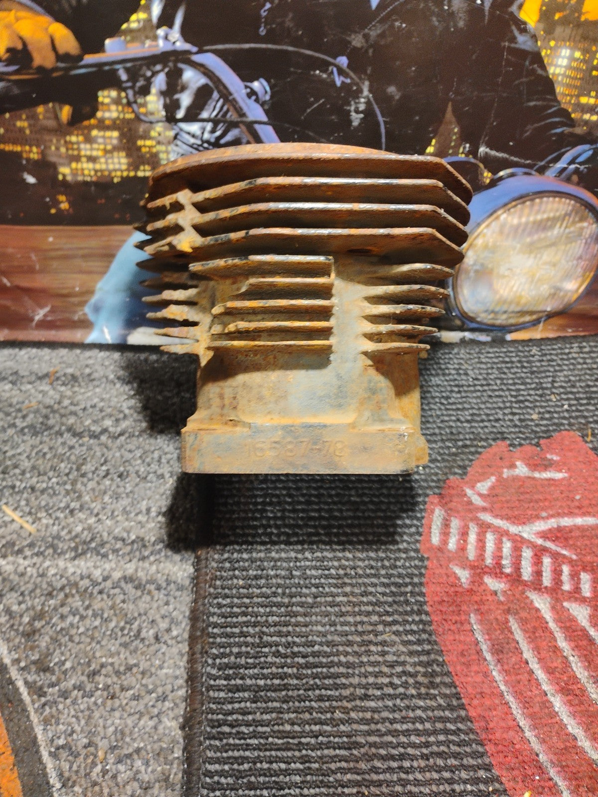 Harley-Davidson Cylinder 16587-78 (Broken Fin)