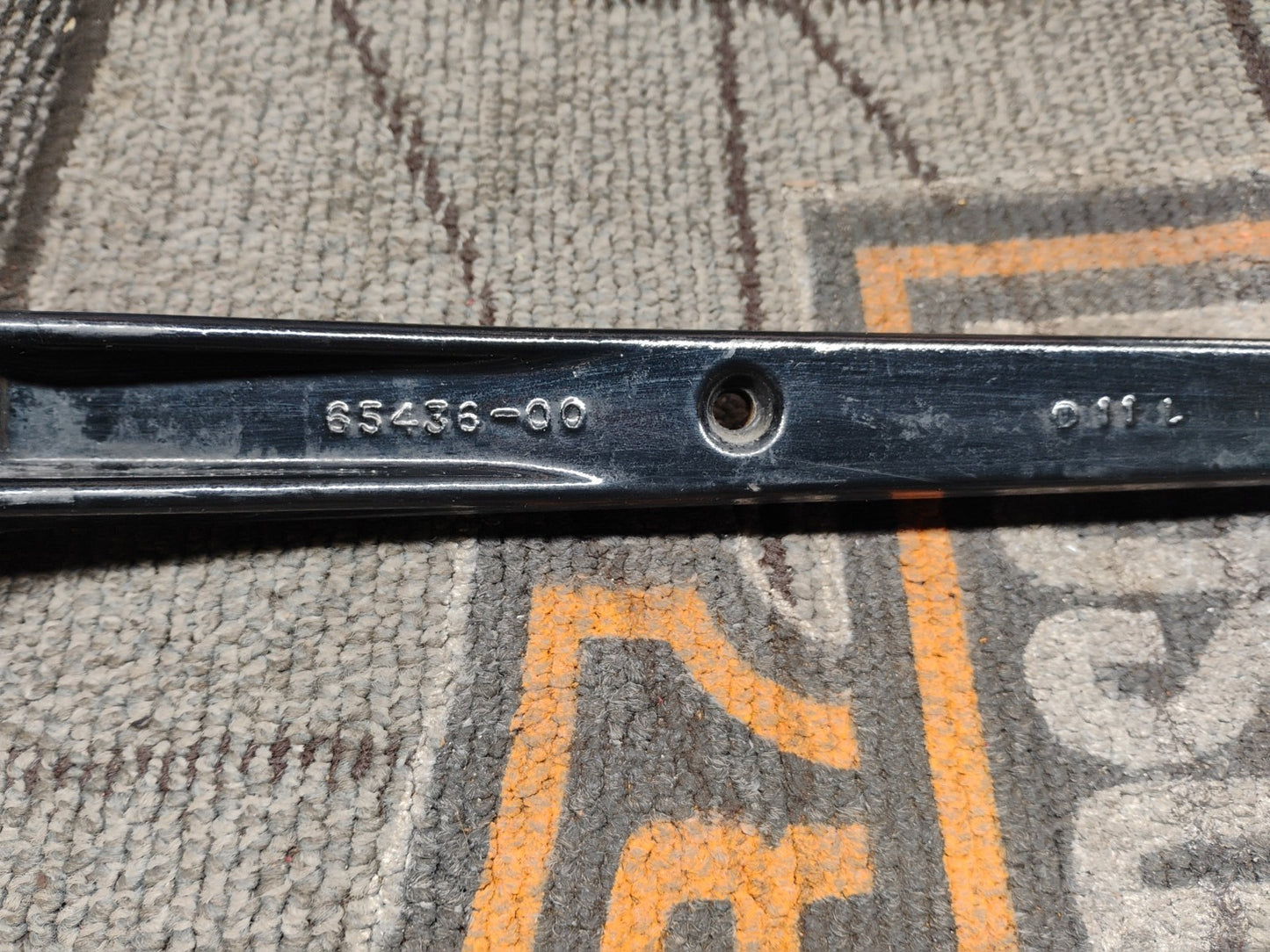 Genuine Harley Davidson OEM 65436-00 Exhaust Muffler Mount Bracket Black Softail