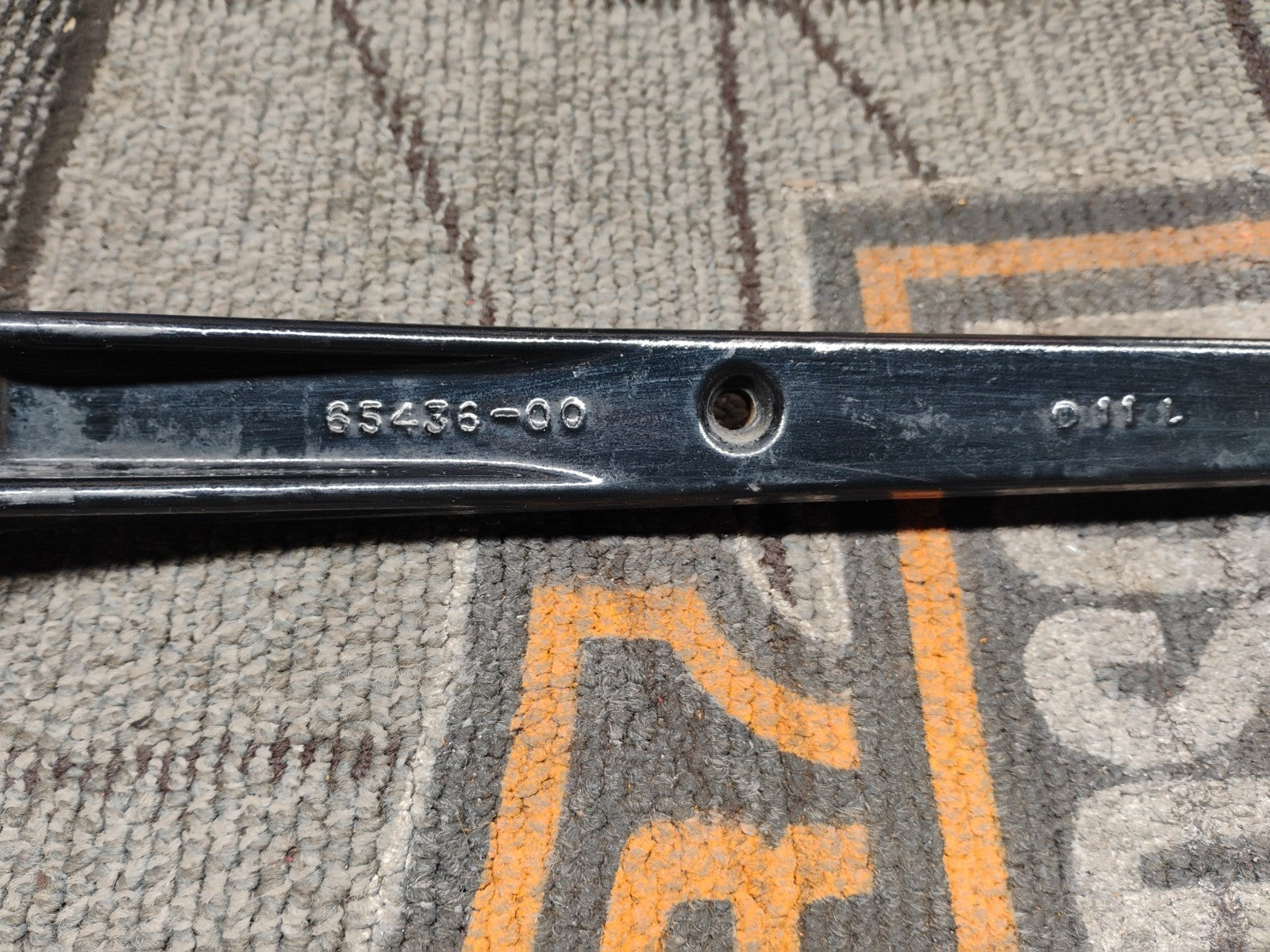 Genuine Harley Davidson OEM 65436-00 Exhaust Muffler Mount Bracket Black Softail