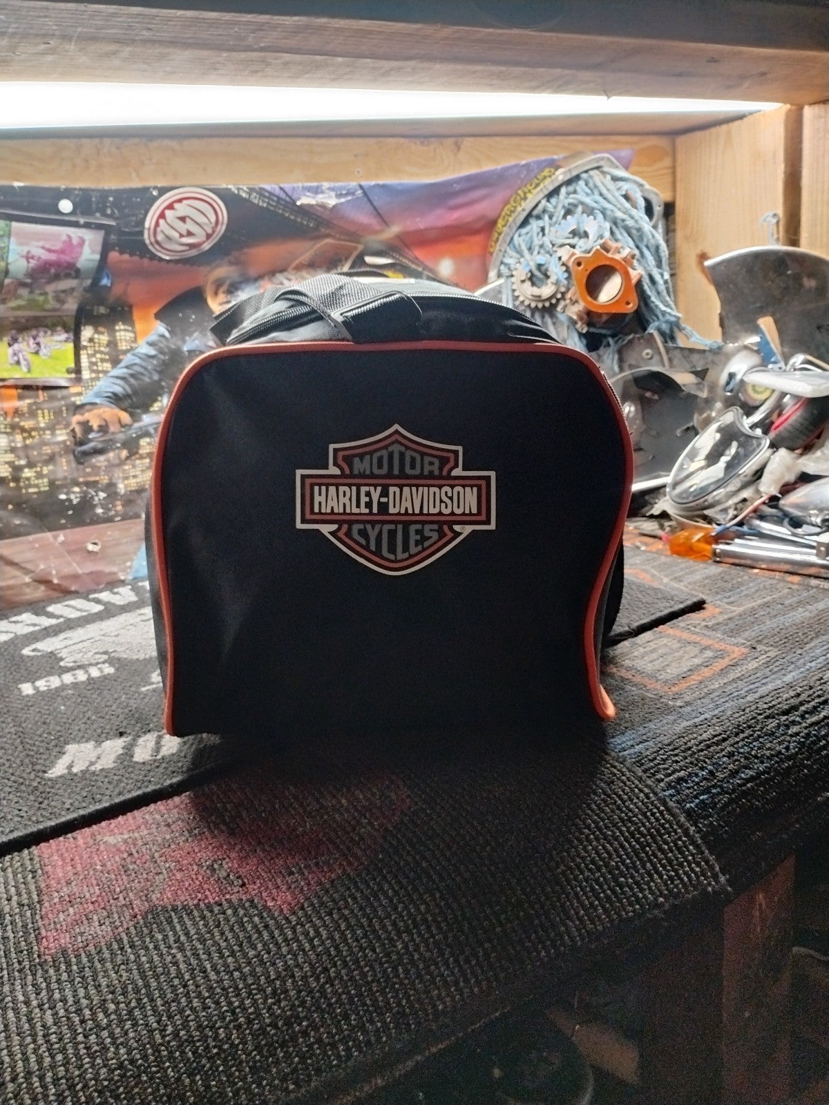 HARLEY DAVIDSON MOTORCYCLES LIGHTWEIGHT LOGO TRAVEL CARRY BAG SIZE MEDIUM 
