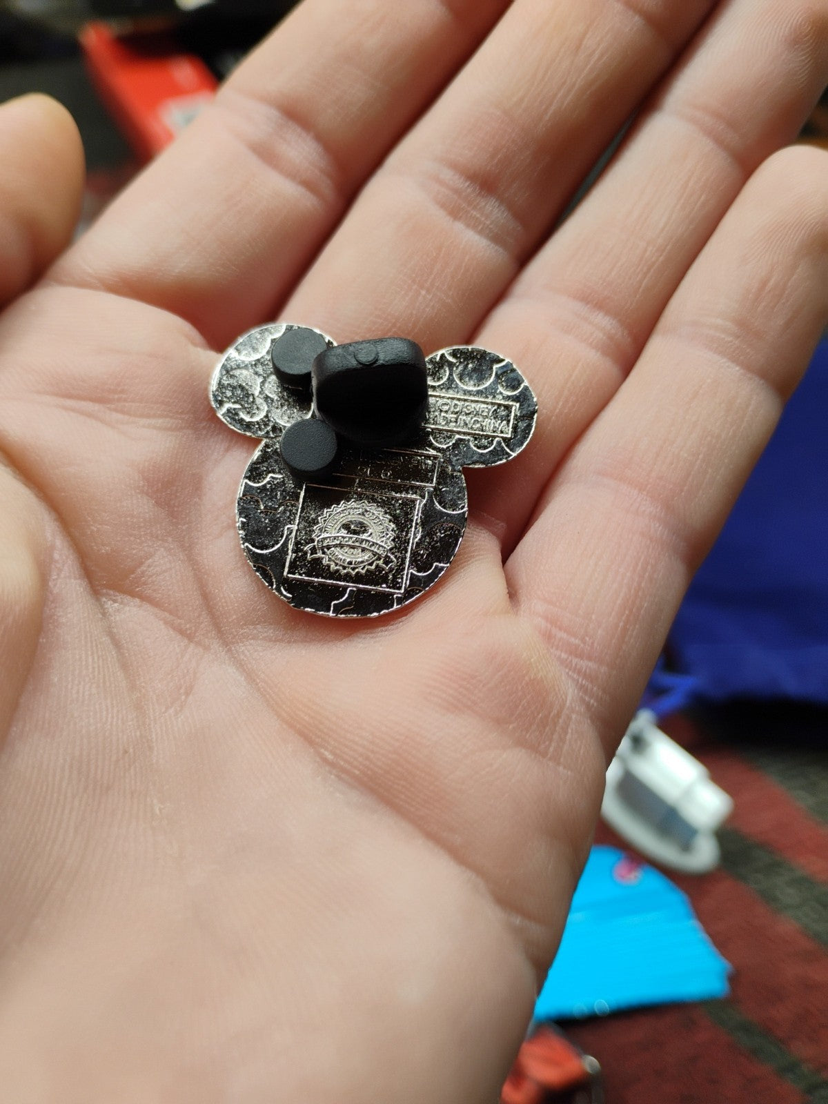 Disney Pin Muppet Vision 3D Hidden Mickey WDW Cast Member Costume Collection