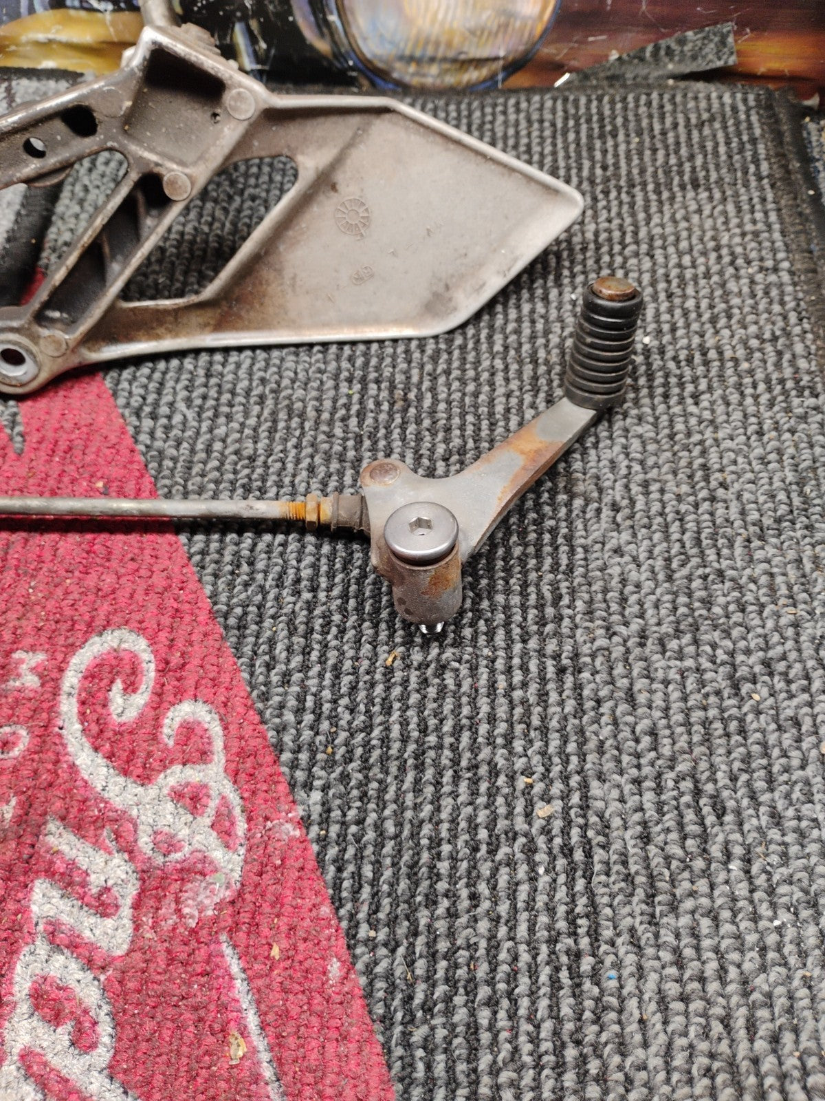 1991 Honda CBR600 F2 CBR 600 600F2 CBR600F Foot Peg Pedal Mount Left Shifter I12