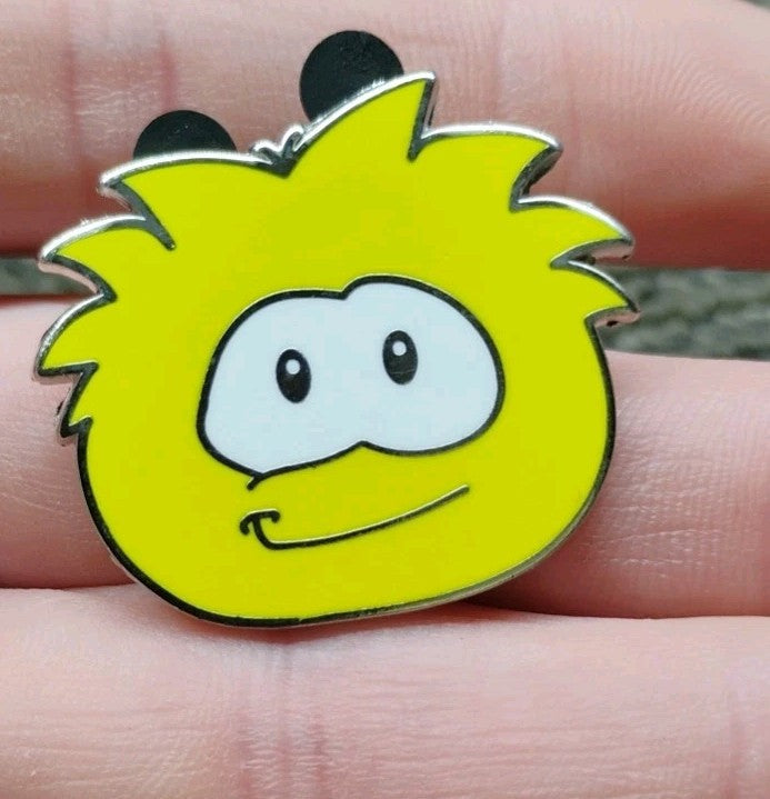 Disney Trading Pin Yellow Puffle Club Penguin Booster
