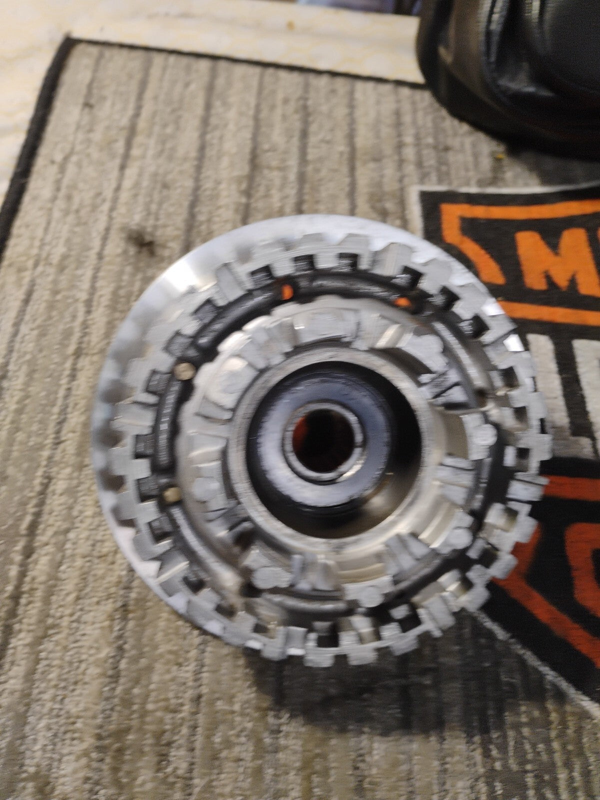 Clutch Hub Harley Davidson 37550-90A 1995 HD DYNA FXDS Oem