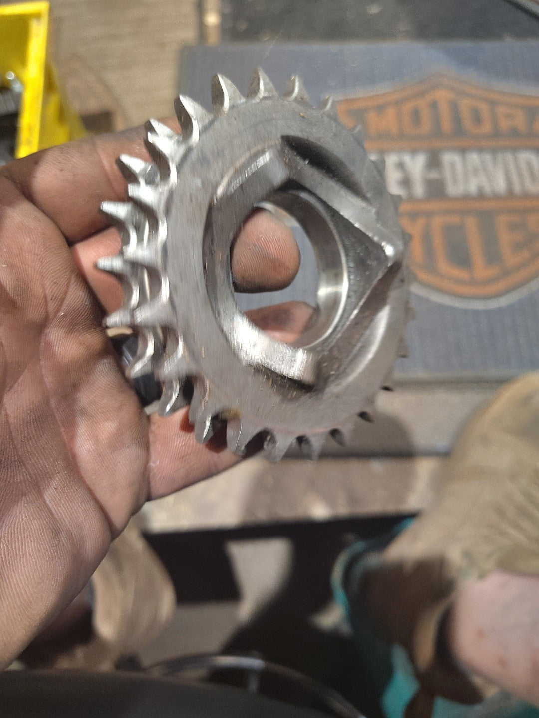 HARLEY-DAVIDSON PRIMARY CHAIN FRONT SPROCKET