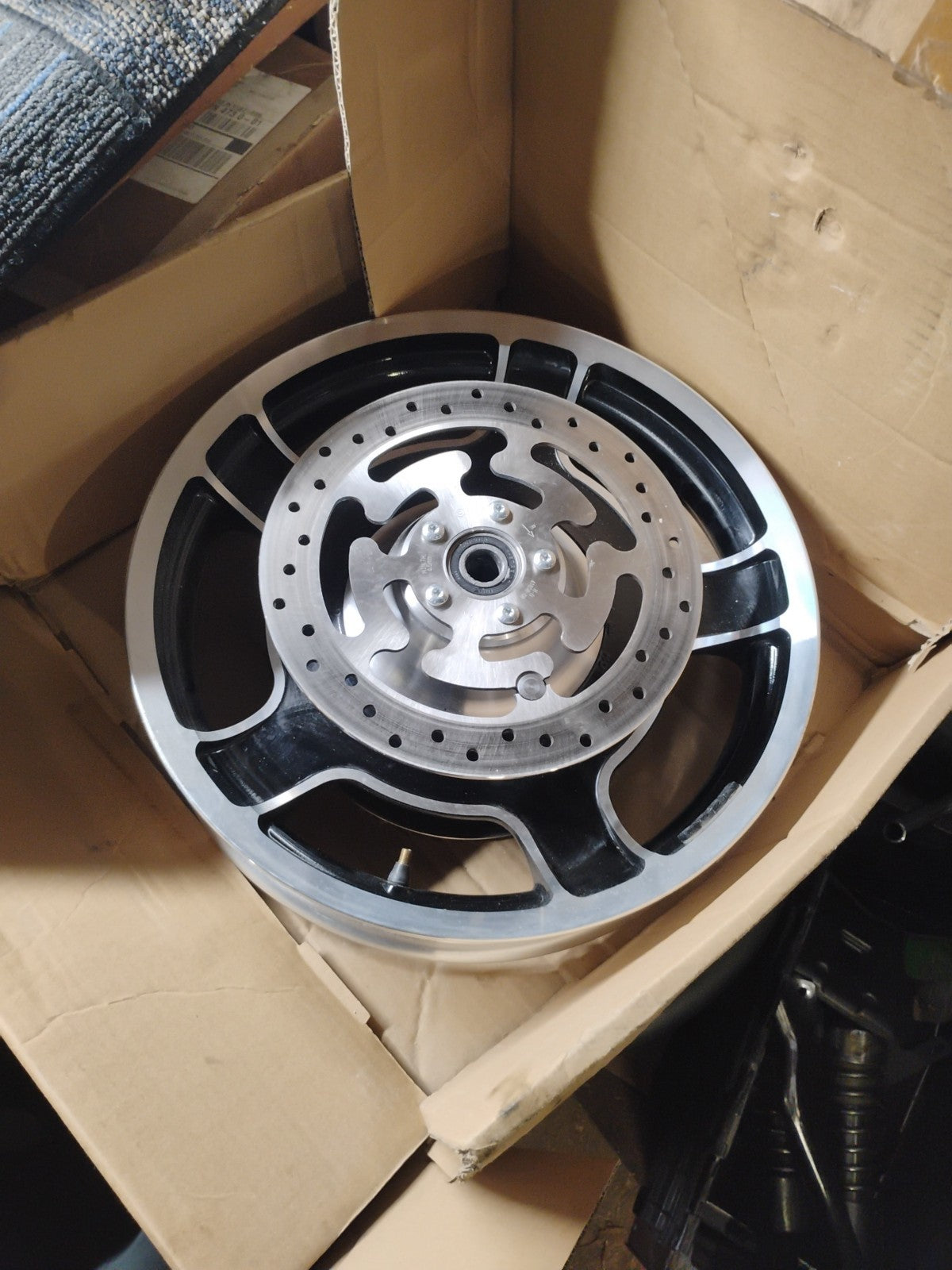 OEM Harley-Davidson Airstrike Front Wheel FLHX Street Glide 2010-2013