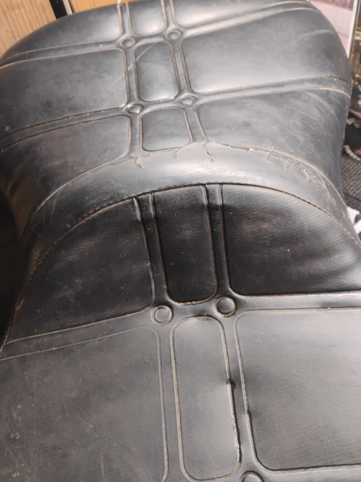 OEM HARLEY DAVIDSON TOURING SEAT PN 52151-83 - 86