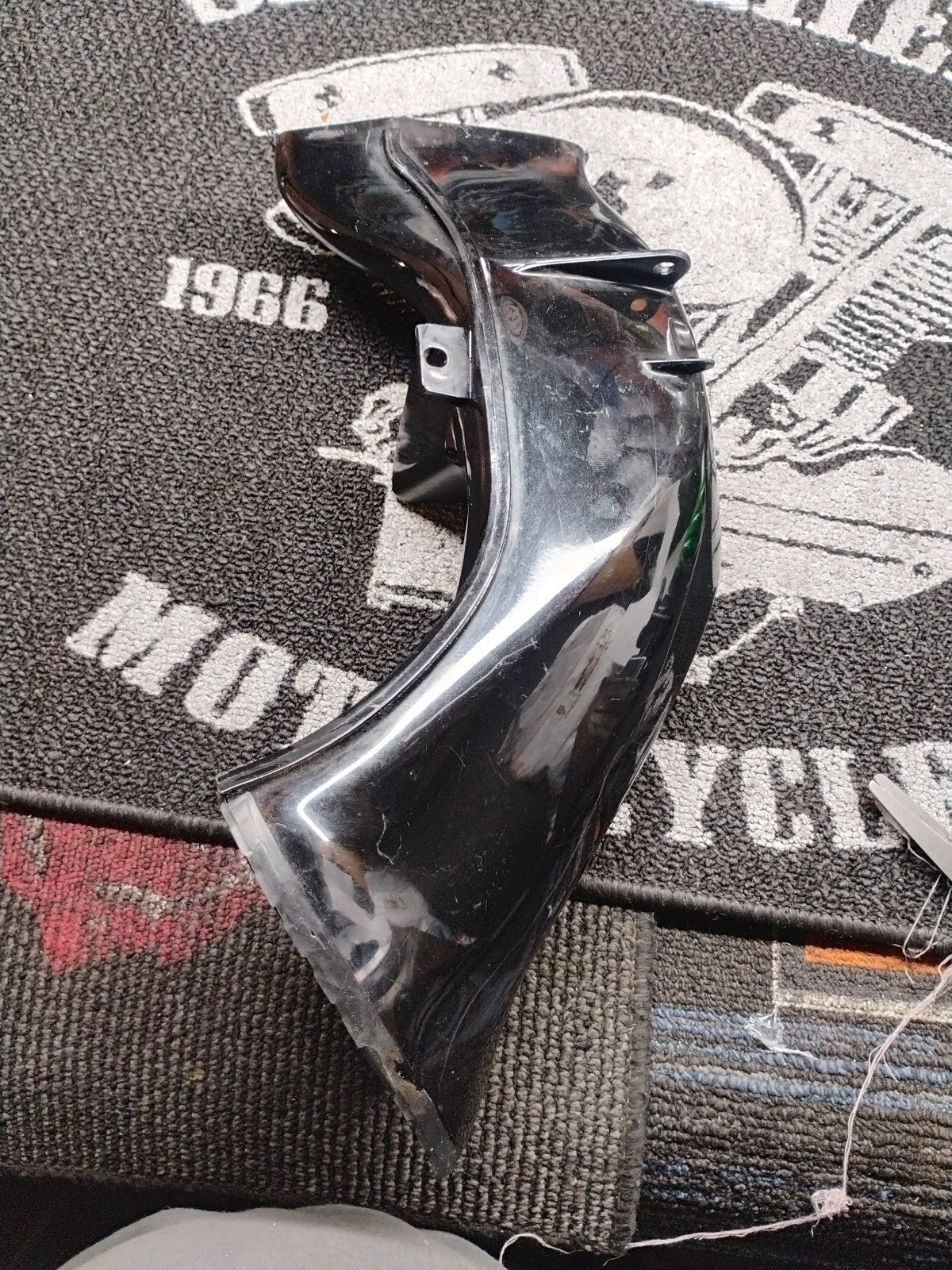 2004-2006 Yamaha YZFR1 YZF R1 AIR INTAKE DUCT 1