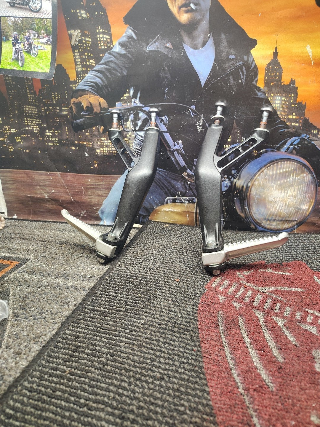 17-20 2018 YAMAHA YZF R6 AFTERMARKET REAR BACK PASSENGER PEG SET PAIR