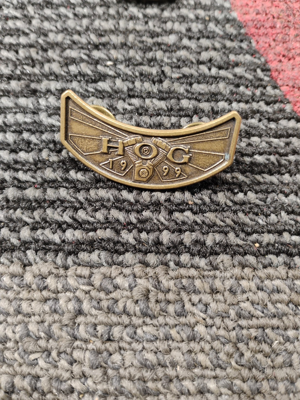 3 Harley Davidson Pins-HOG 1999, HOG 1993 &￼Harley Owners 1983-2008