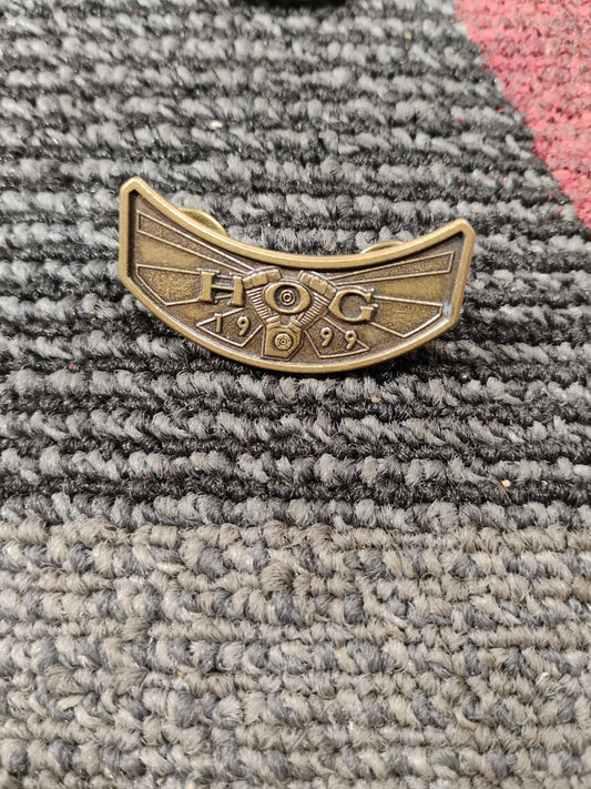 3 Harley Davidson Pins-HOG 1999, HOG 1993 &￼Harley Owners 1983-2008