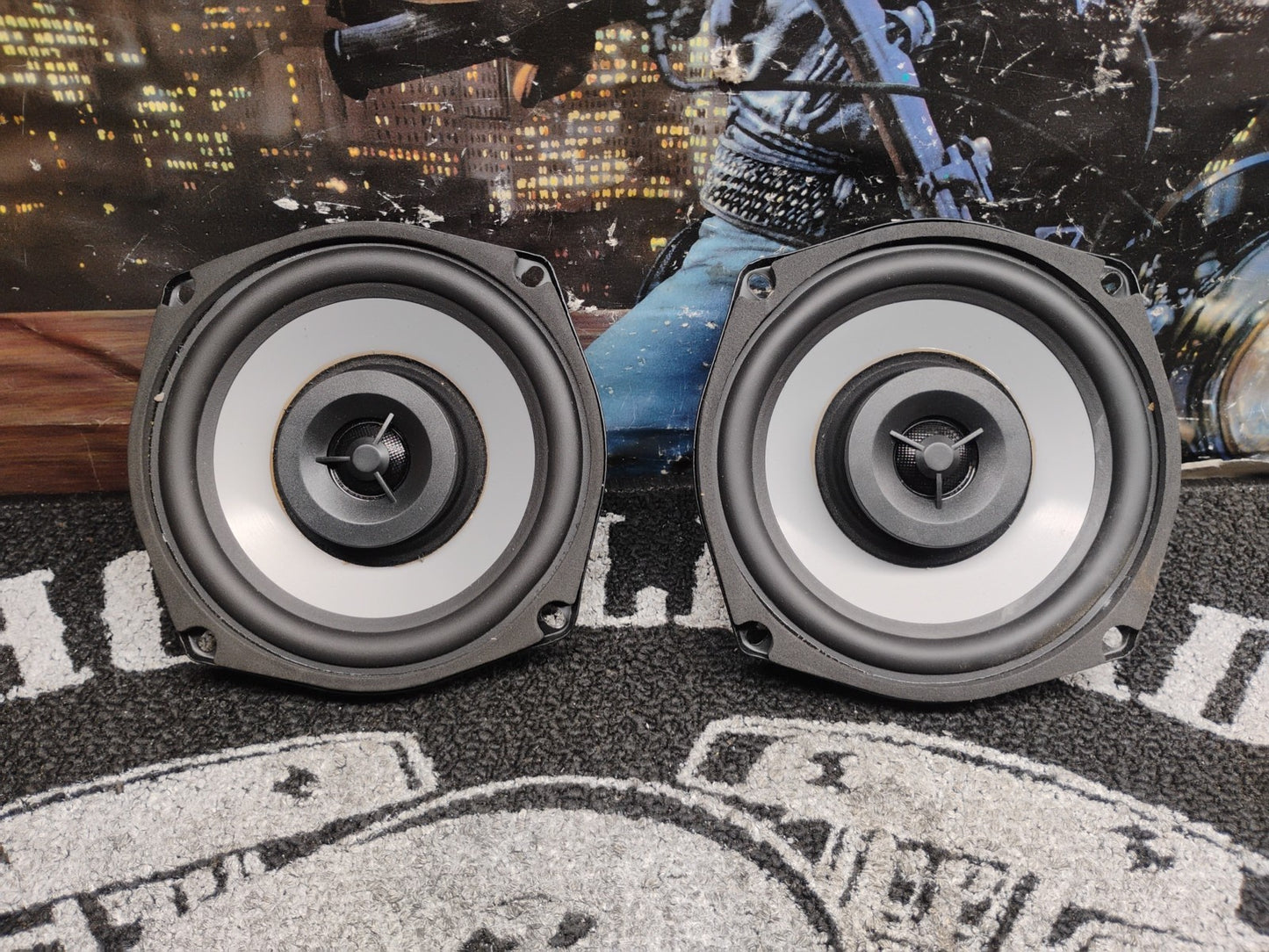HARLEY DAVIDSON ELECTRA GLIDE FLHTC OEM SPEAKER PAIR 77010-06 TOURING