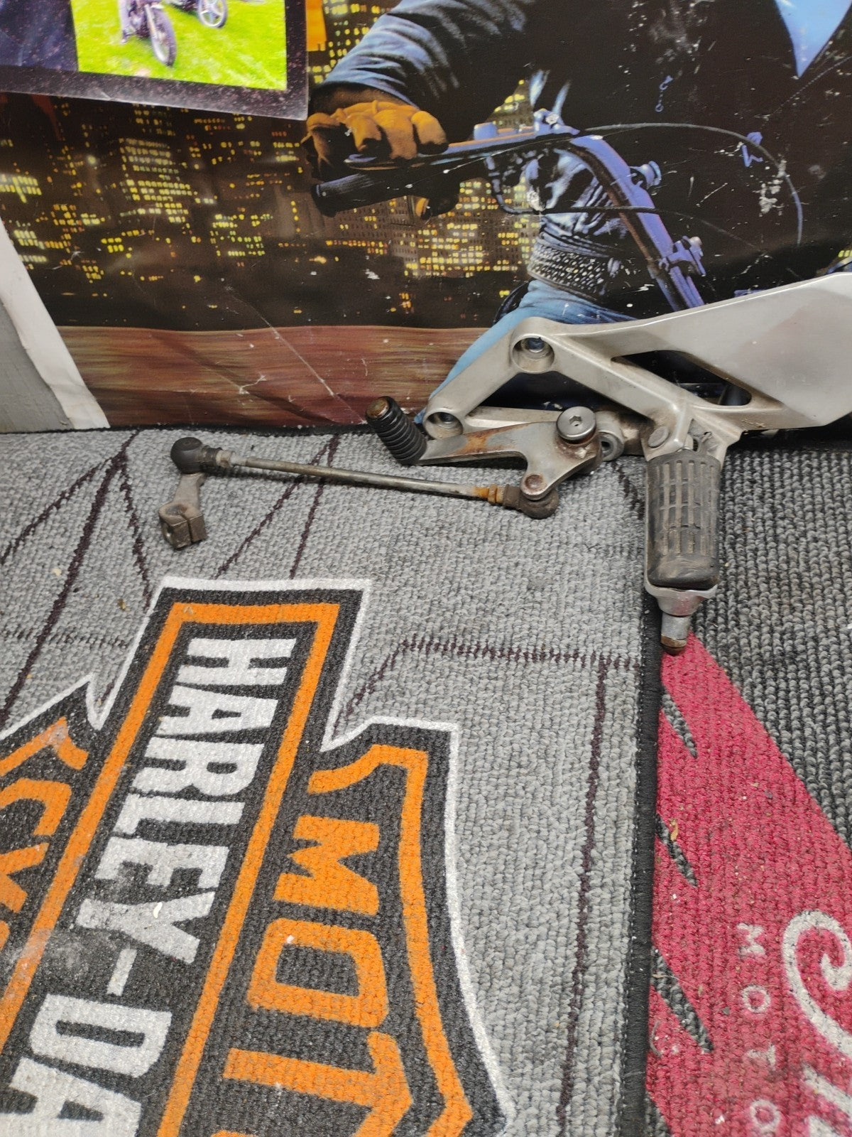 1991 Honda CBR600 F2 CBR 600 600F2 CBR600F Foot Peg Pedal Mount Left Shifter I12