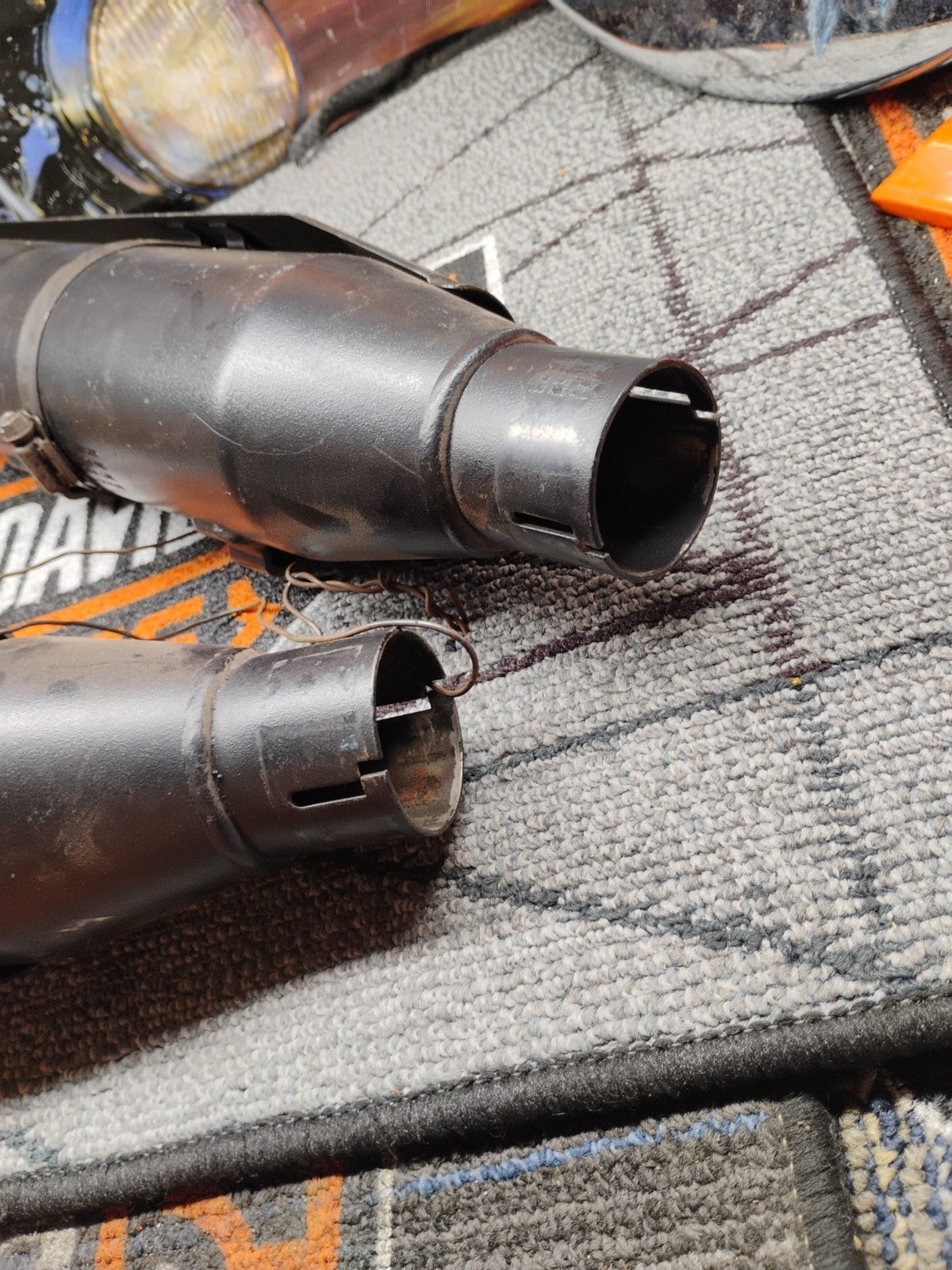 Genuine 14-23 Harley Davidson XL1200 883 Sportster Slash Cut Slip On Muffler Set