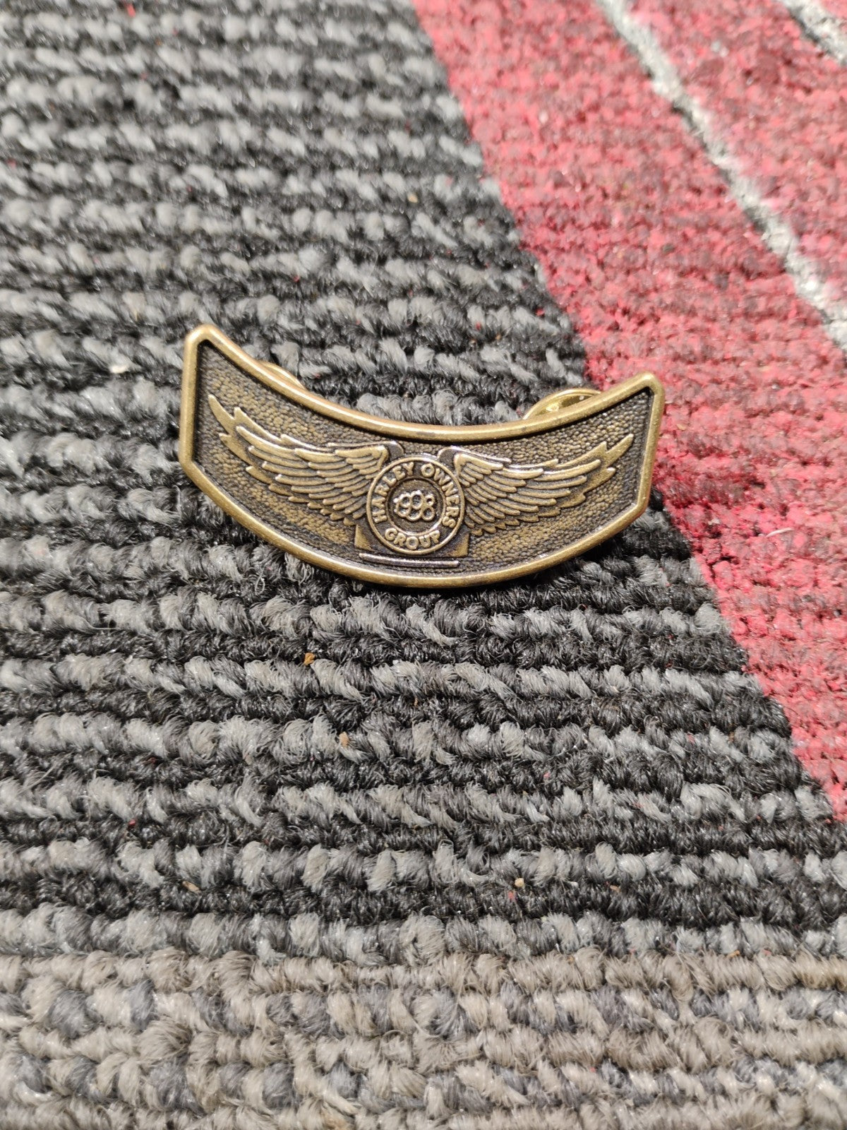 2005 DATED HOG BIKER,MOTORCYCLE HARLEY DAVIDSON MOTORCYCLE LAPEL PIN