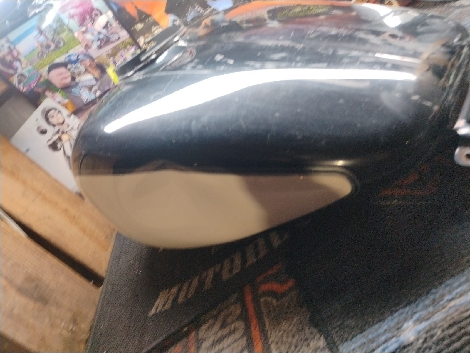 OEM Harley-Davidson Touring 6 Gallon Fuel Gas Tank Black Cream Two Tone