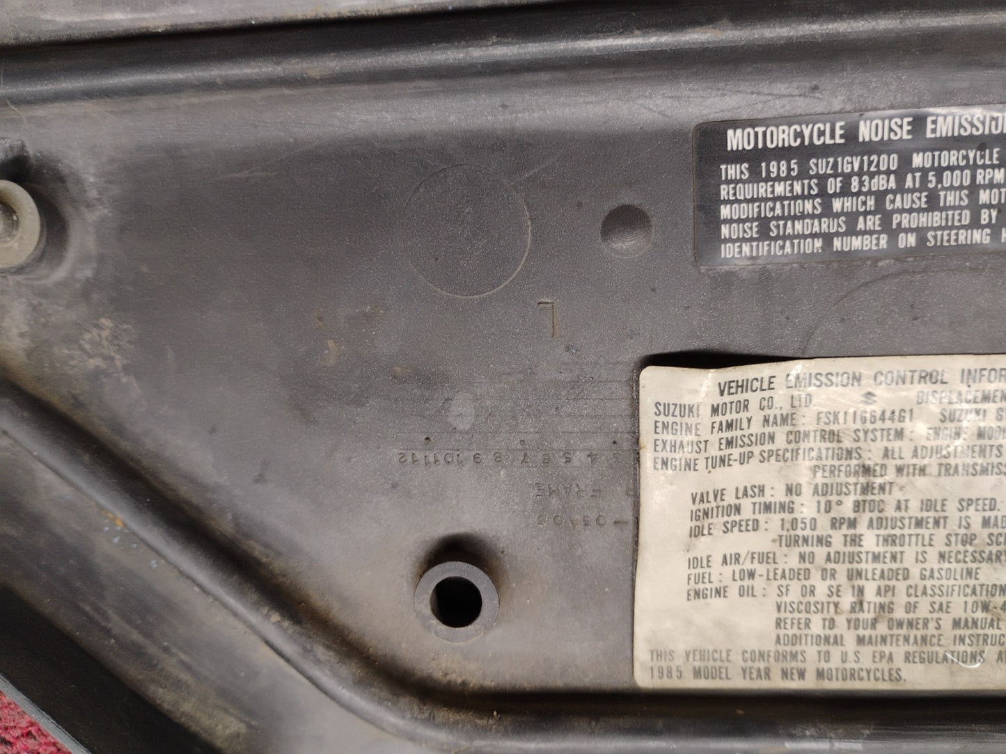  1985-86 SUZUKI MADURA GV1200 RIGHT & LEFT SIDE FRAME COVERS MAROON 