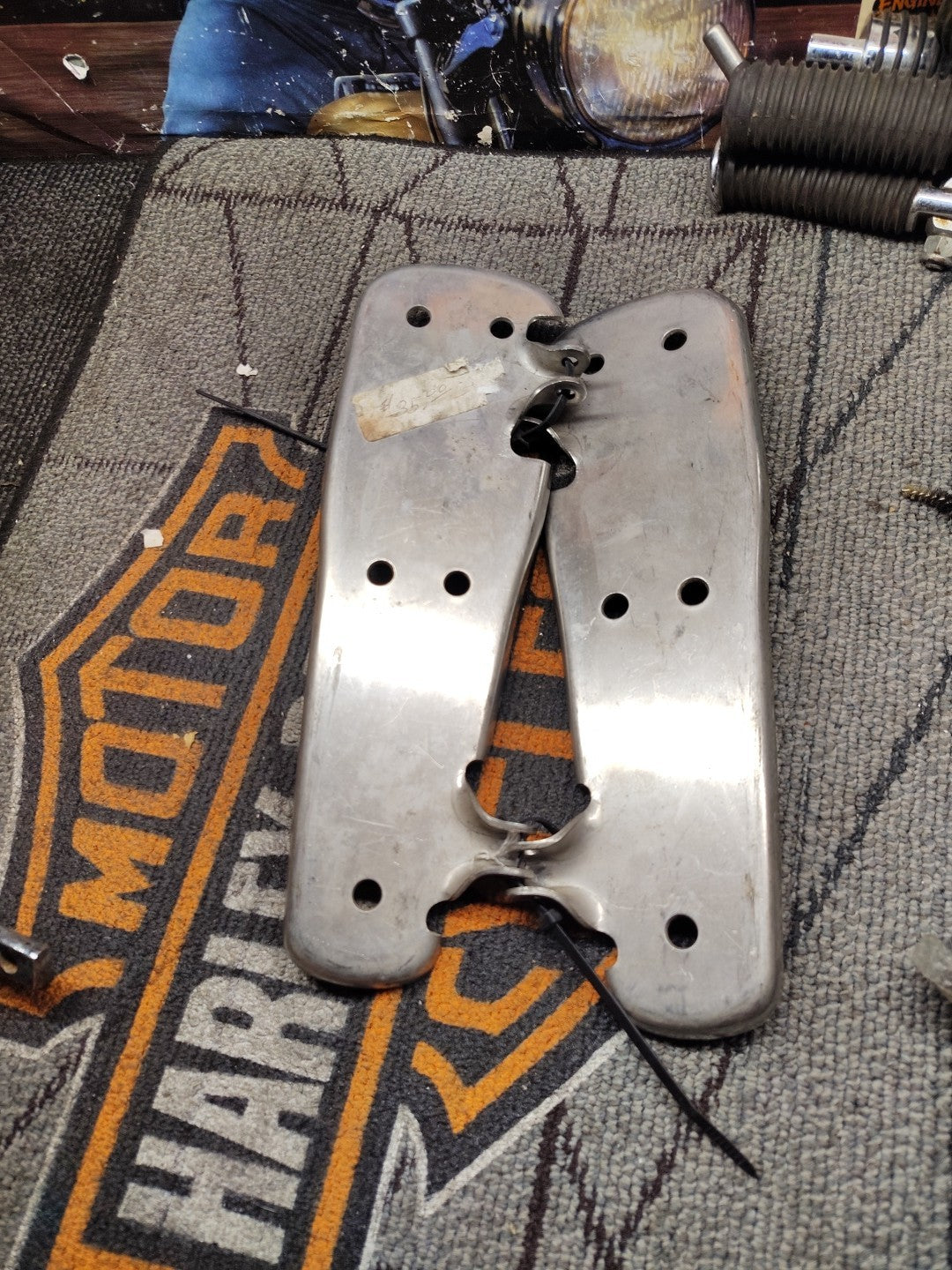 NOS Genuine Harley 2005-2017 Softail Floorboard Bottom  Pair 50624-05