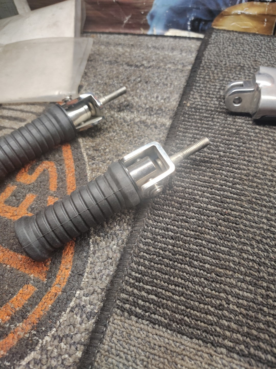 Triumph Adventurer 900 Front& Rear Footrests Oem  A9701110